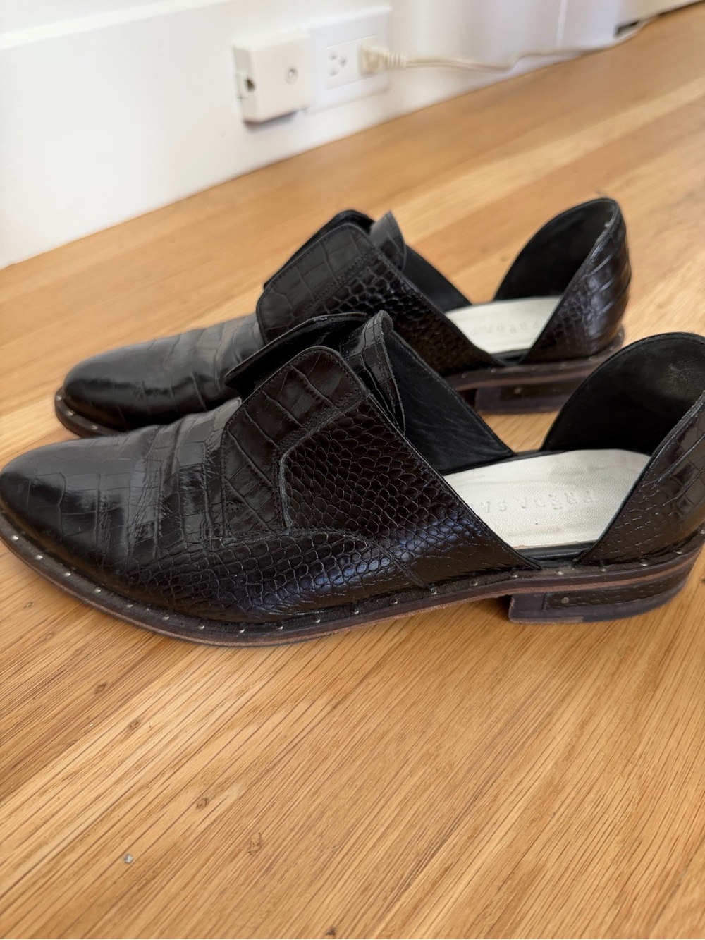 Freda Salvador Black Croc-Embossed D'Orsay Loafers